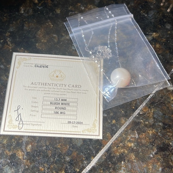 🛑 SOLD 🛑 Genuine Natural South Sea Pearl Bluish White Round 13.7mm in 18k WG - Picture 9 of 9